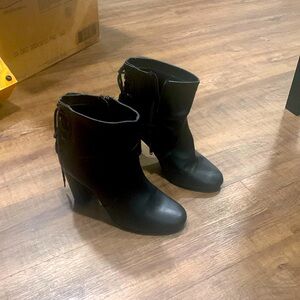 Ankle boots